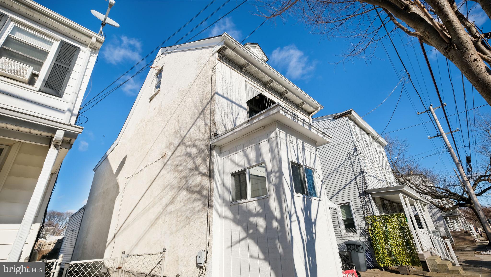 225 Otter St
