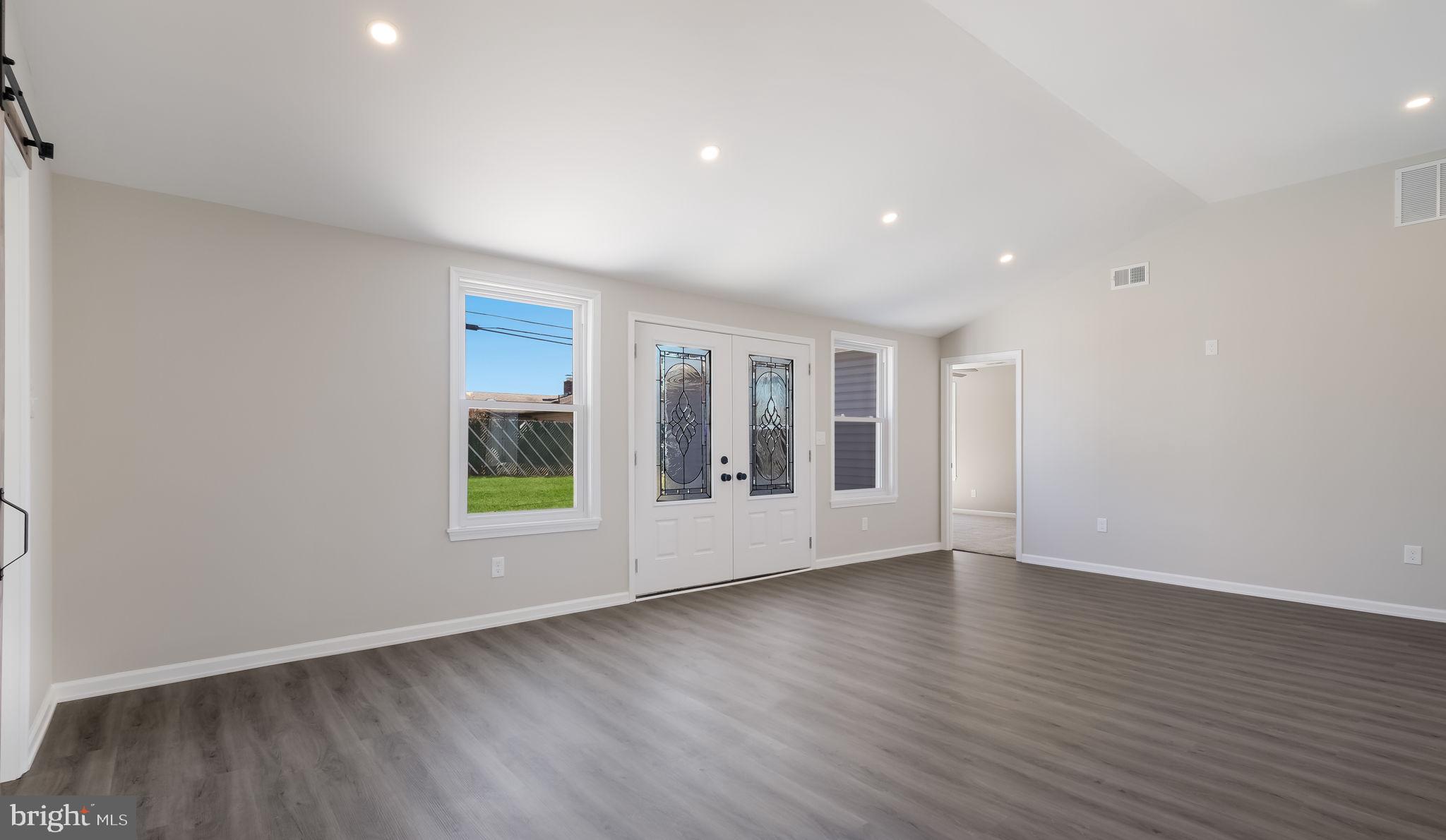 40 Tall Pine Ln
