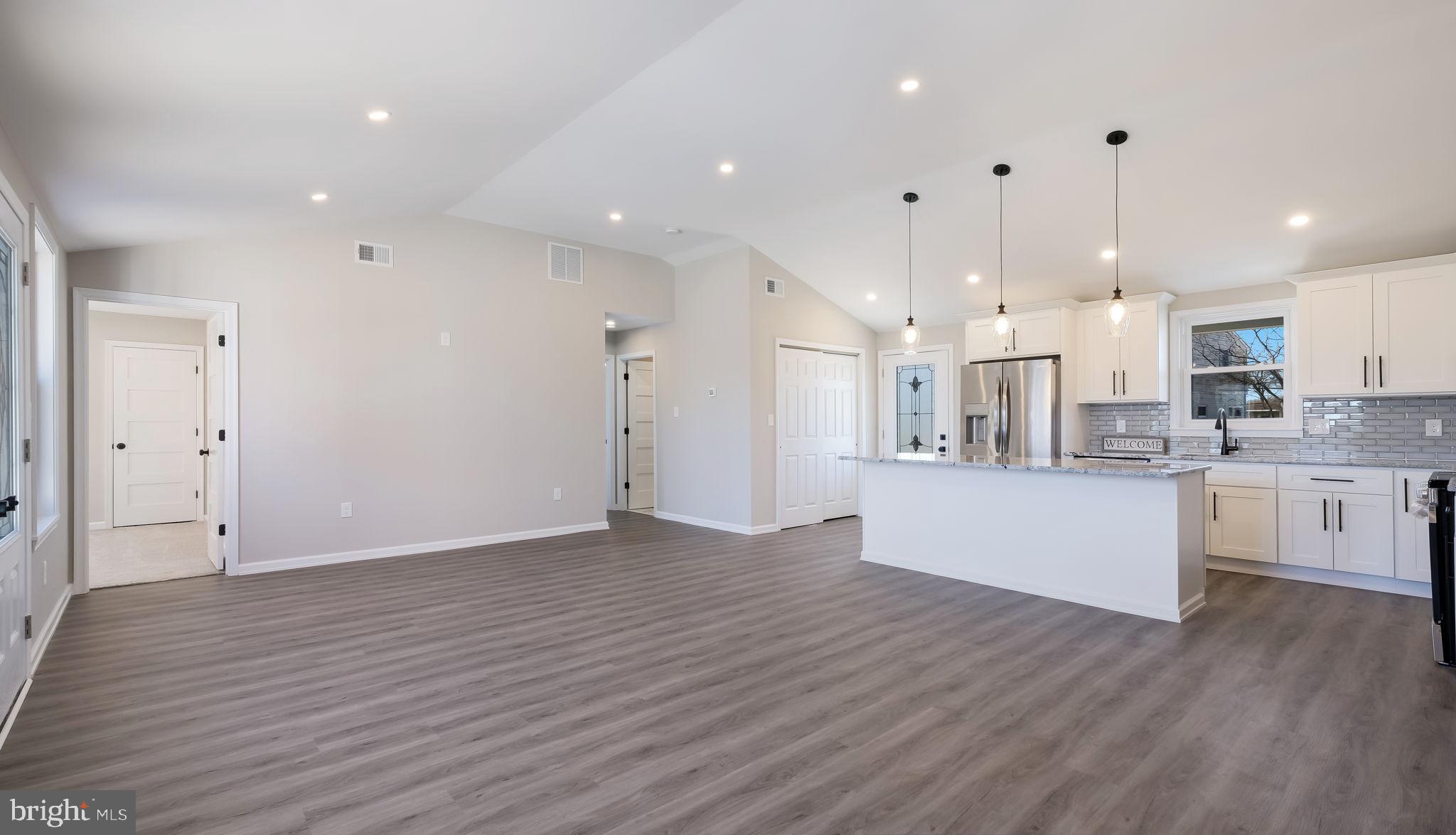 40 Tall Pine Ln
