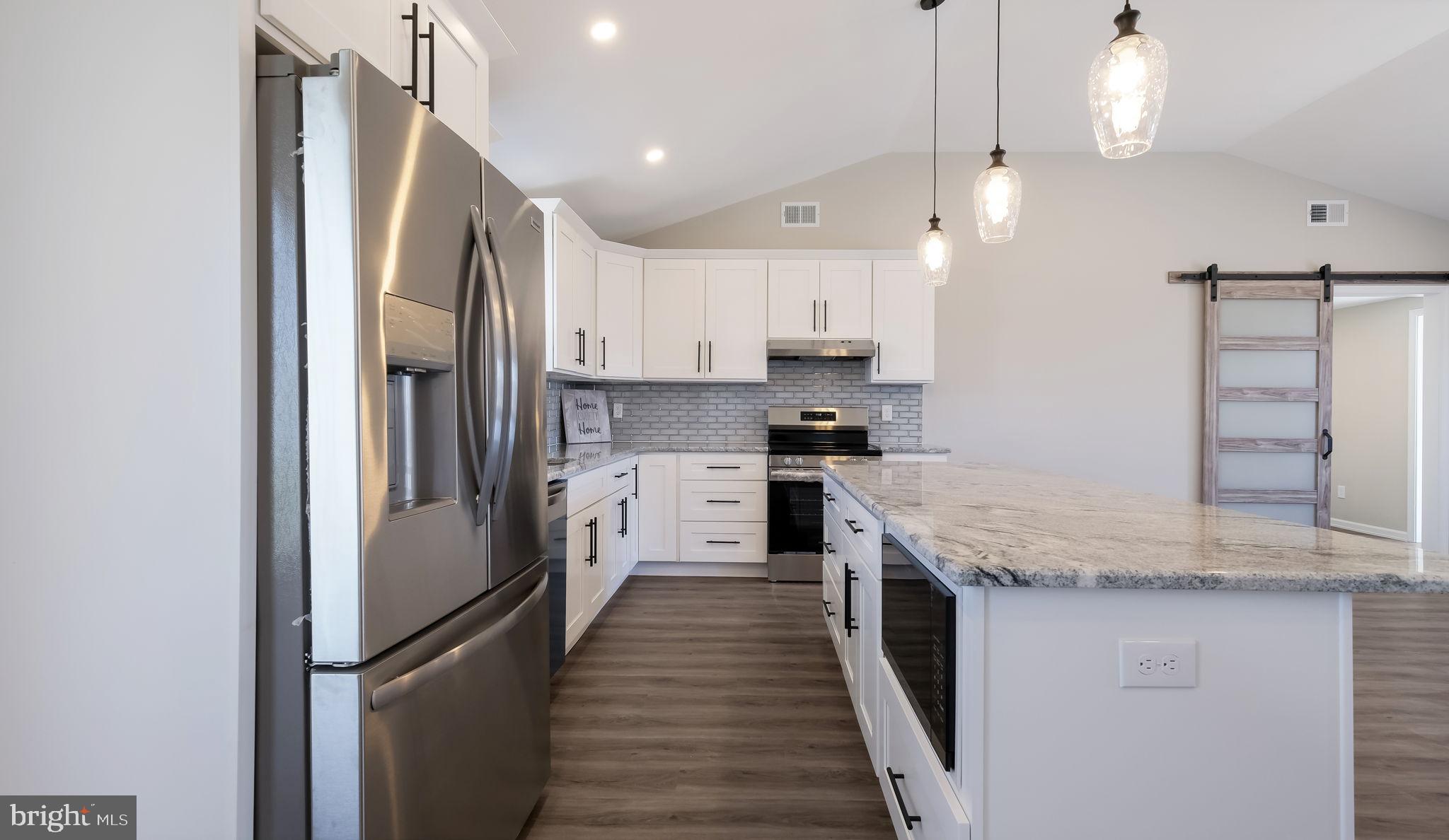 40 Tall Pine Ln