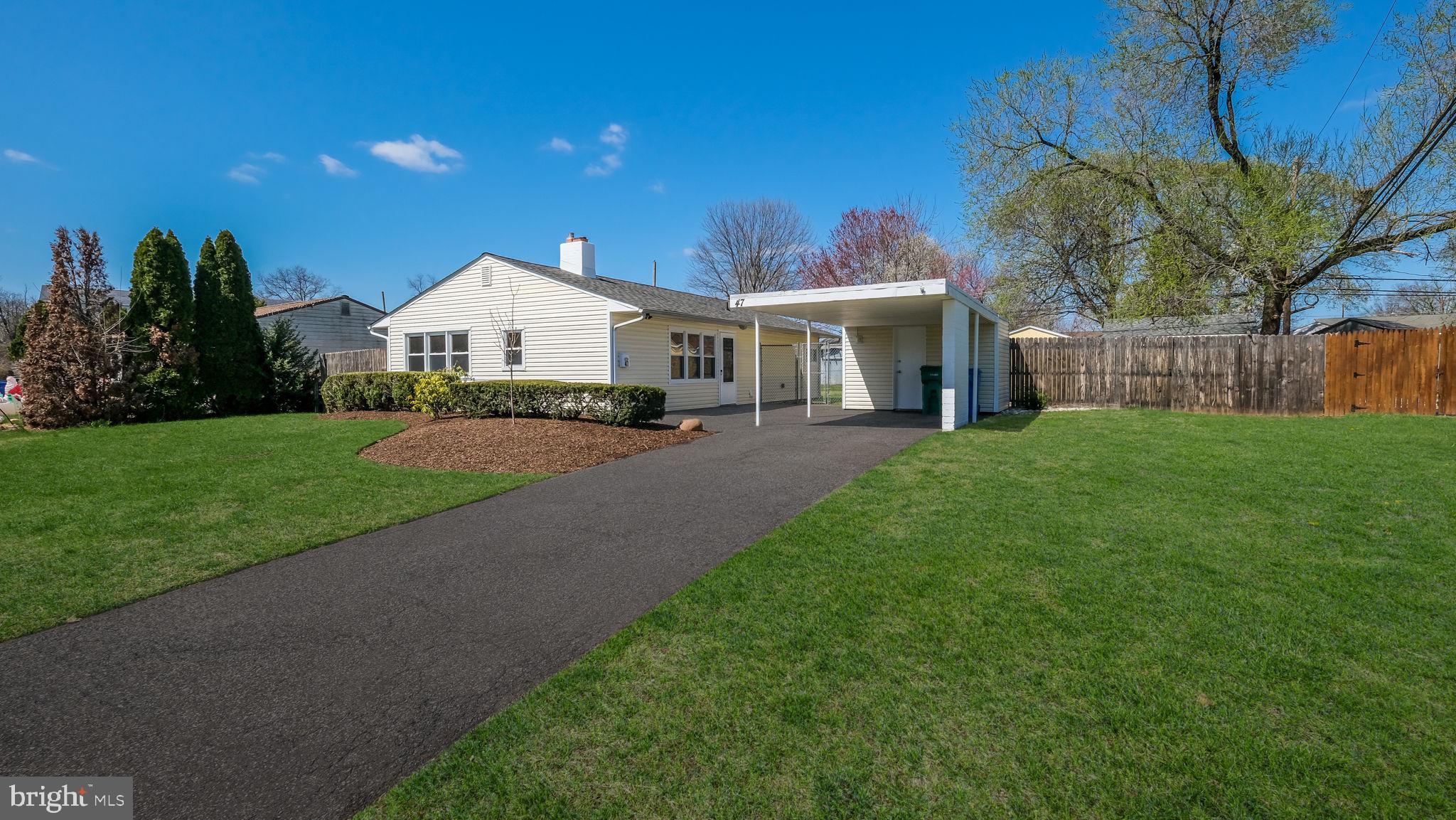 47 Yellowood Dr