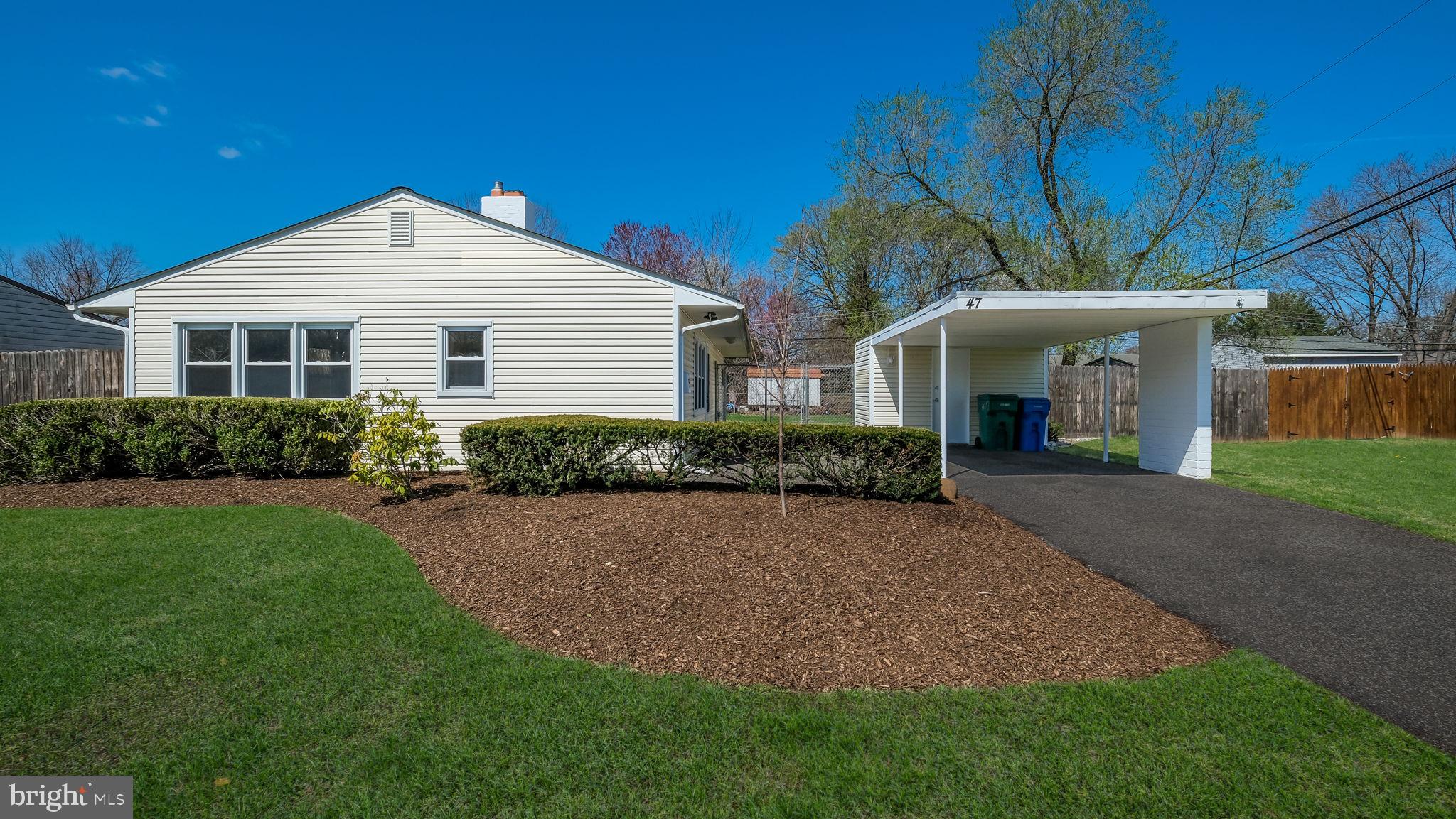 47 Yellowood Dr