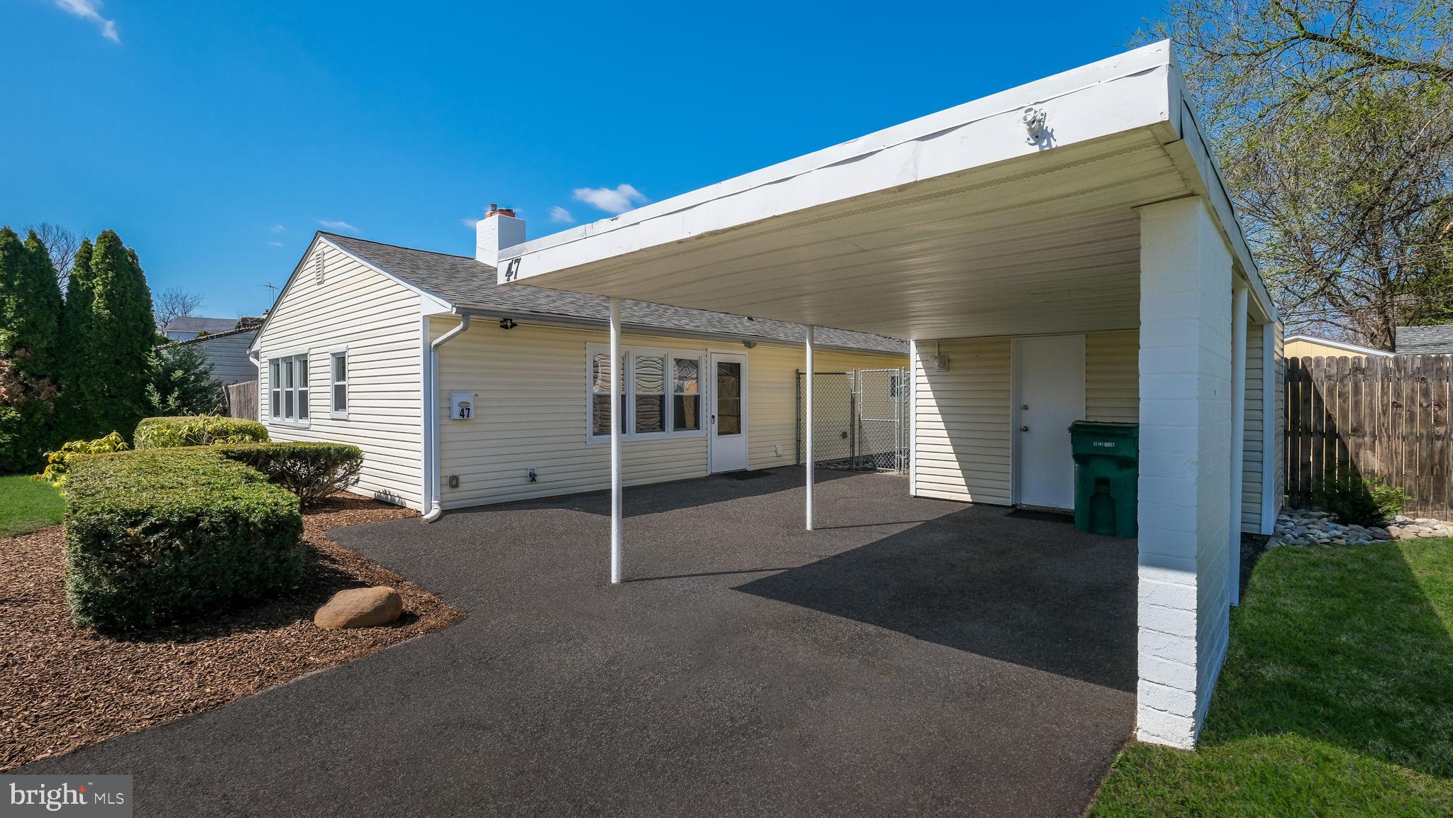 47 Yellowood Dr