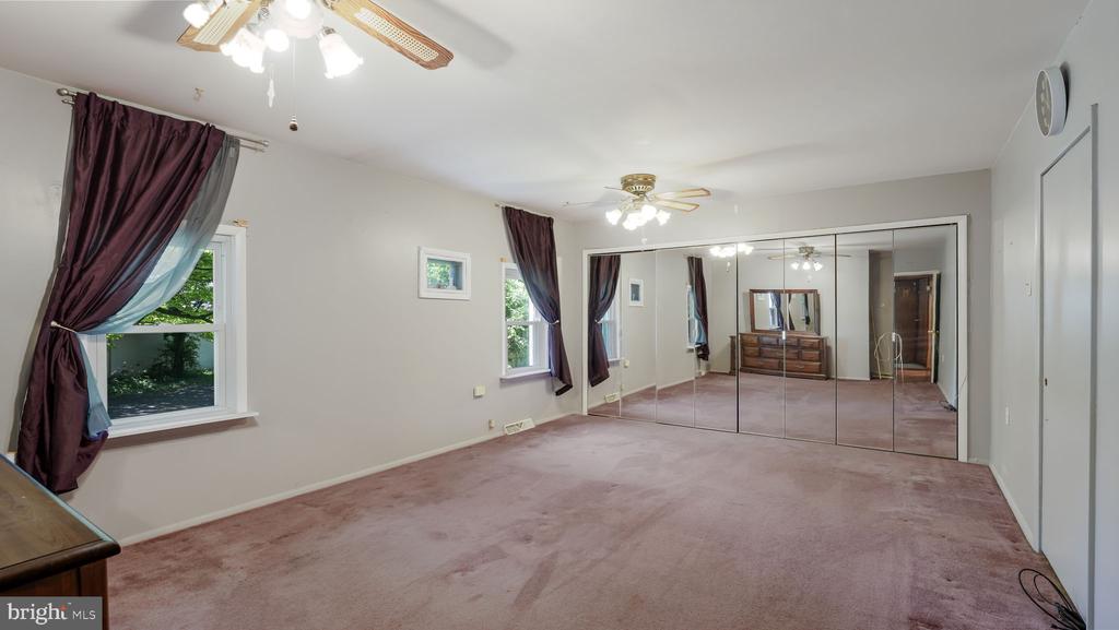 102 Bristol Oxford Valley Rd