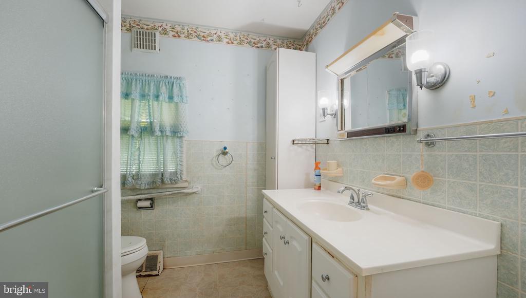 102 Bristol Oxford Valley Rd
