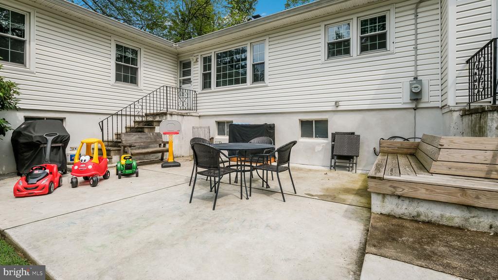 1226 Brownsville Rd