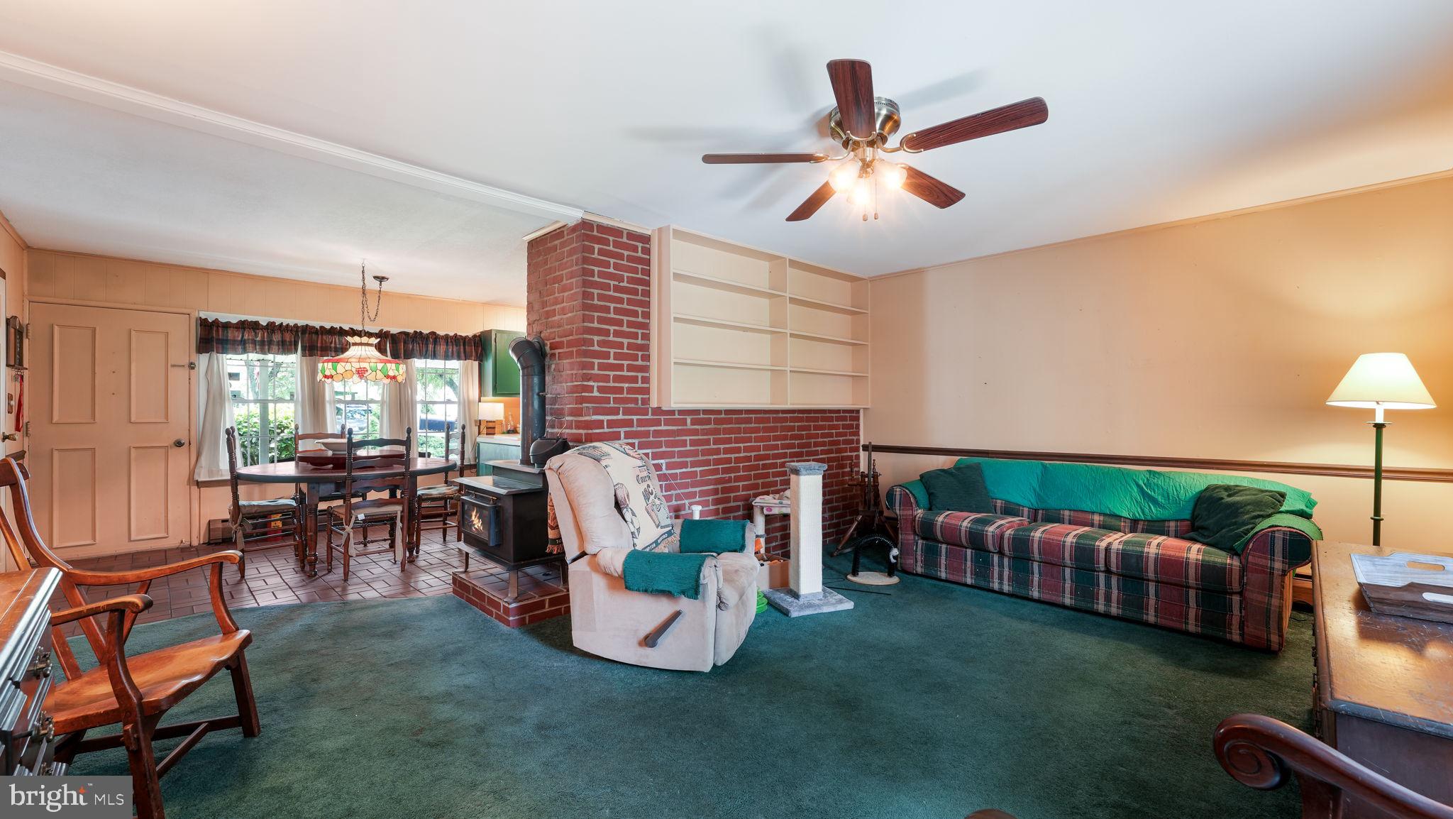 29 Locust Ln