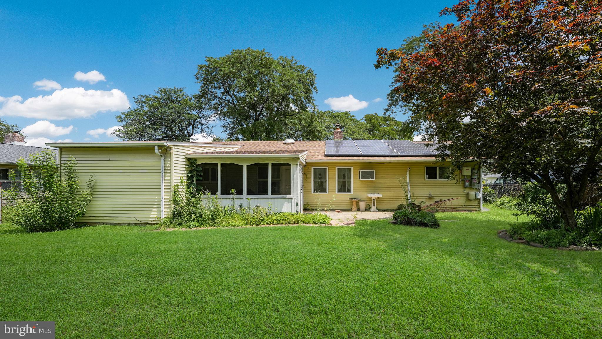 29 Locust Ln