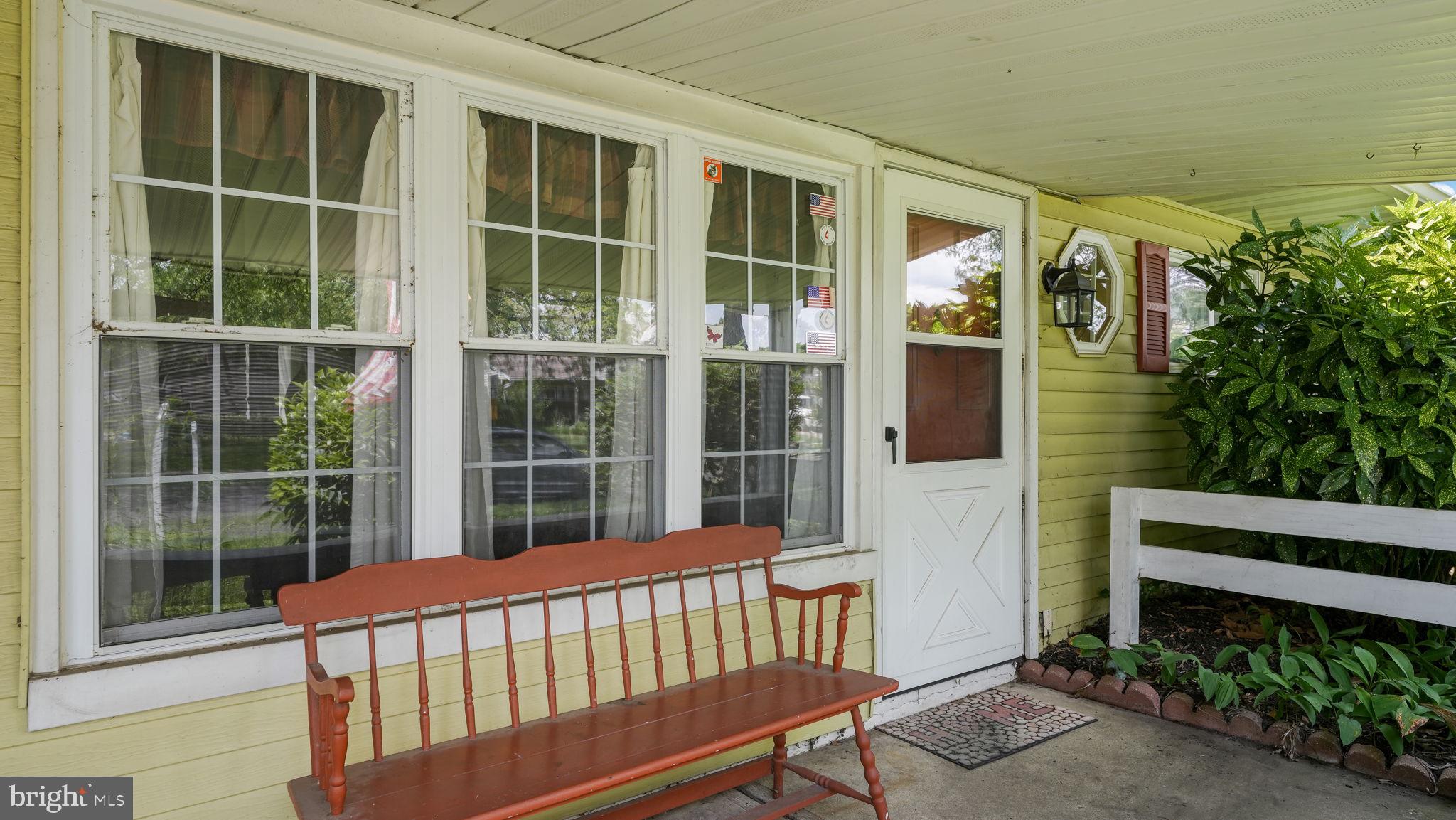 29 Locust Ln