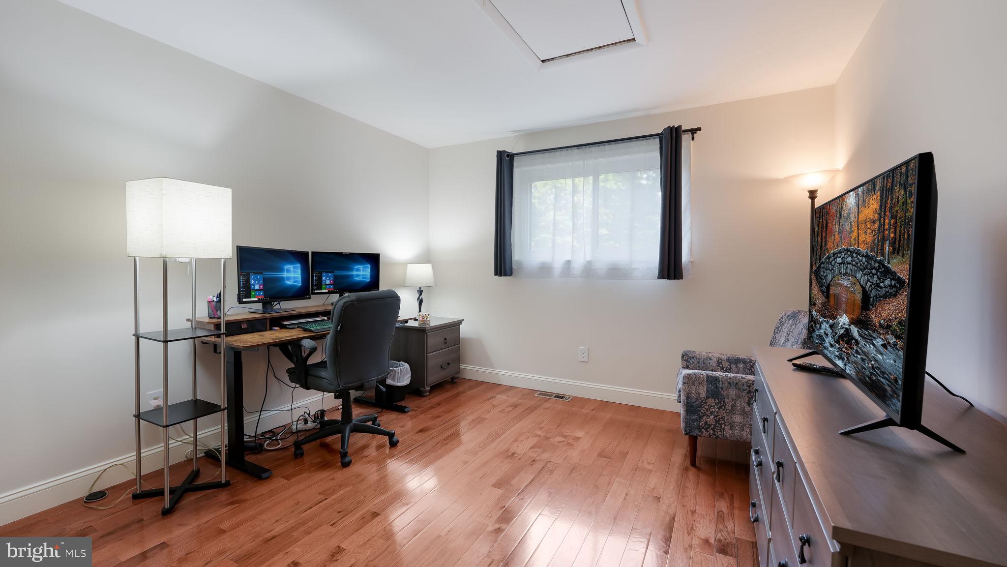 253 Clinton Ct