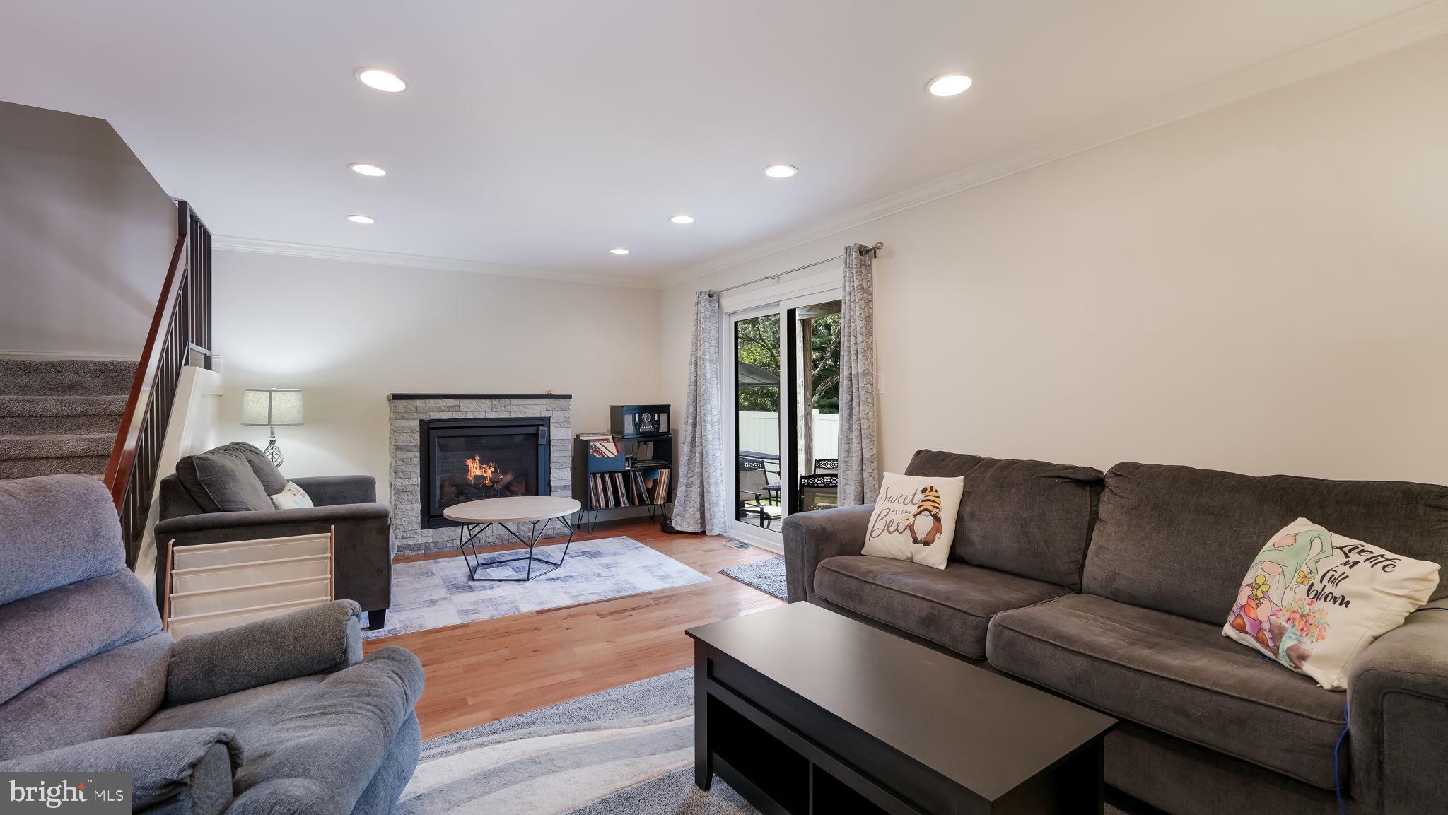 253 Clinton Ct
