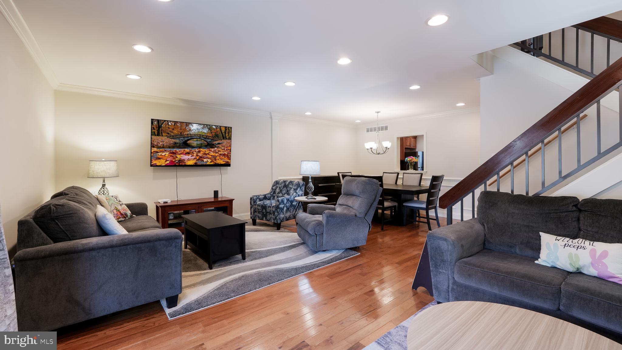 253 Clinton Ct