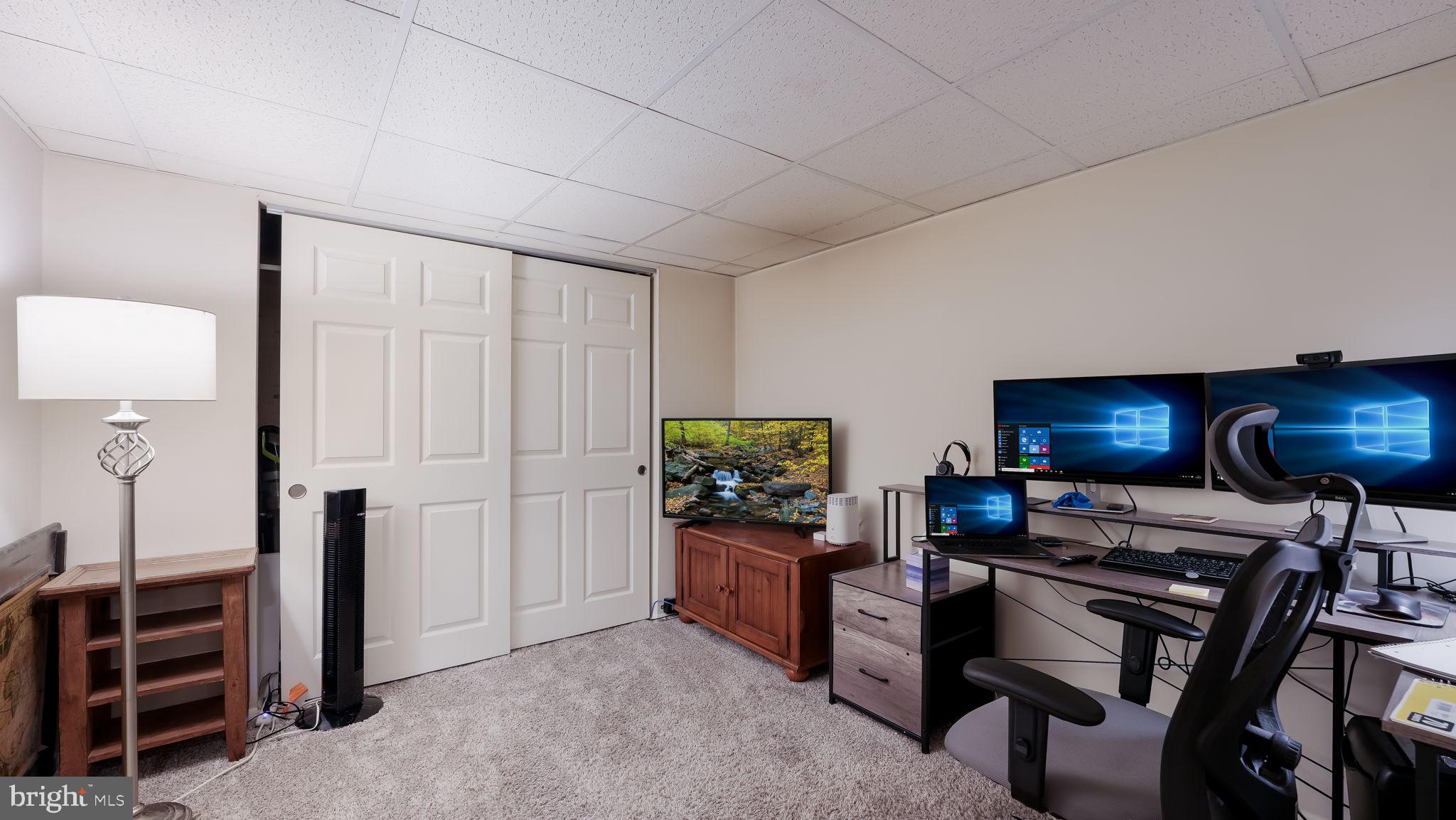 253 Clinton Ct