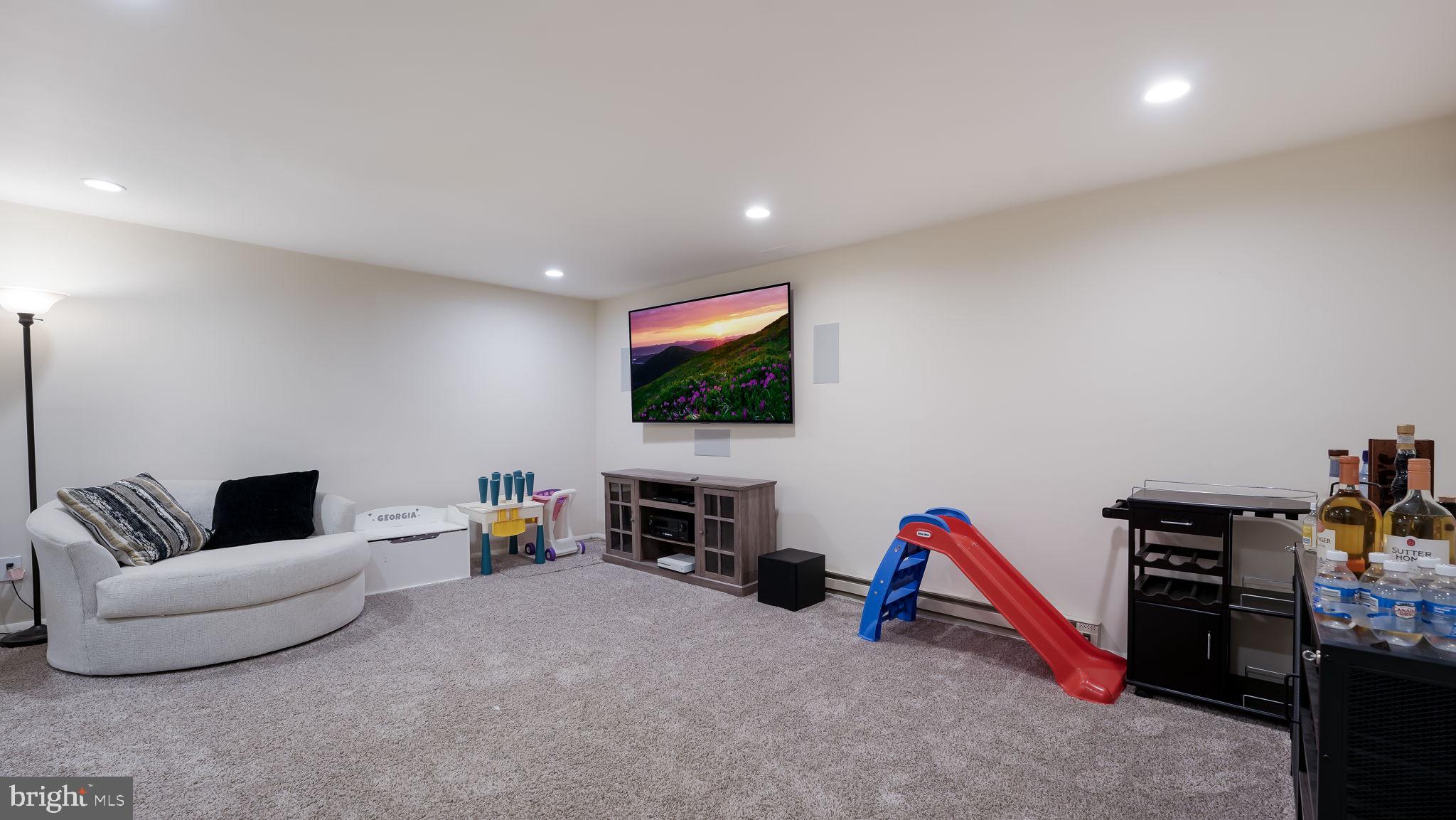 253 Clinton Ct