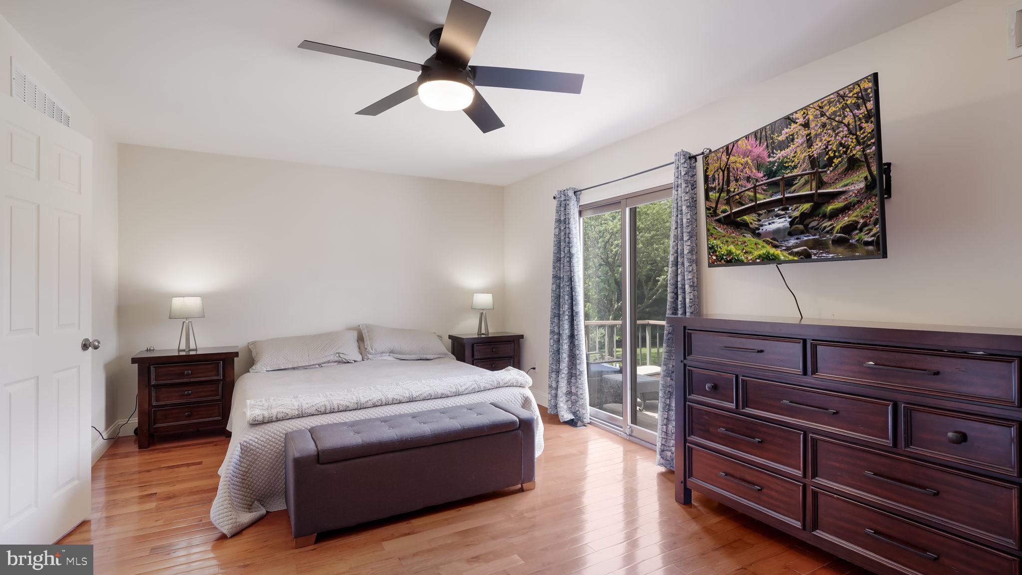 253 Clinton Ct