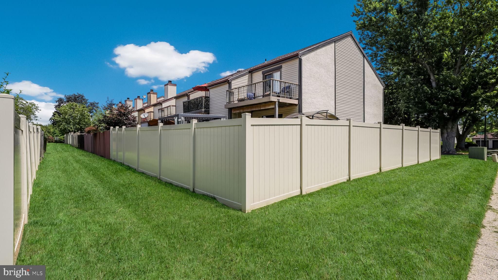 253 Clinton Ct