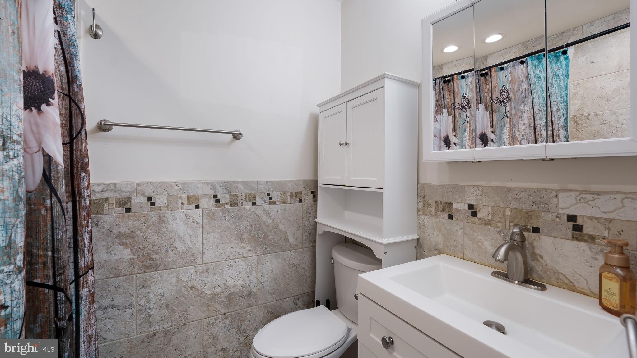 253 Clinton Ct