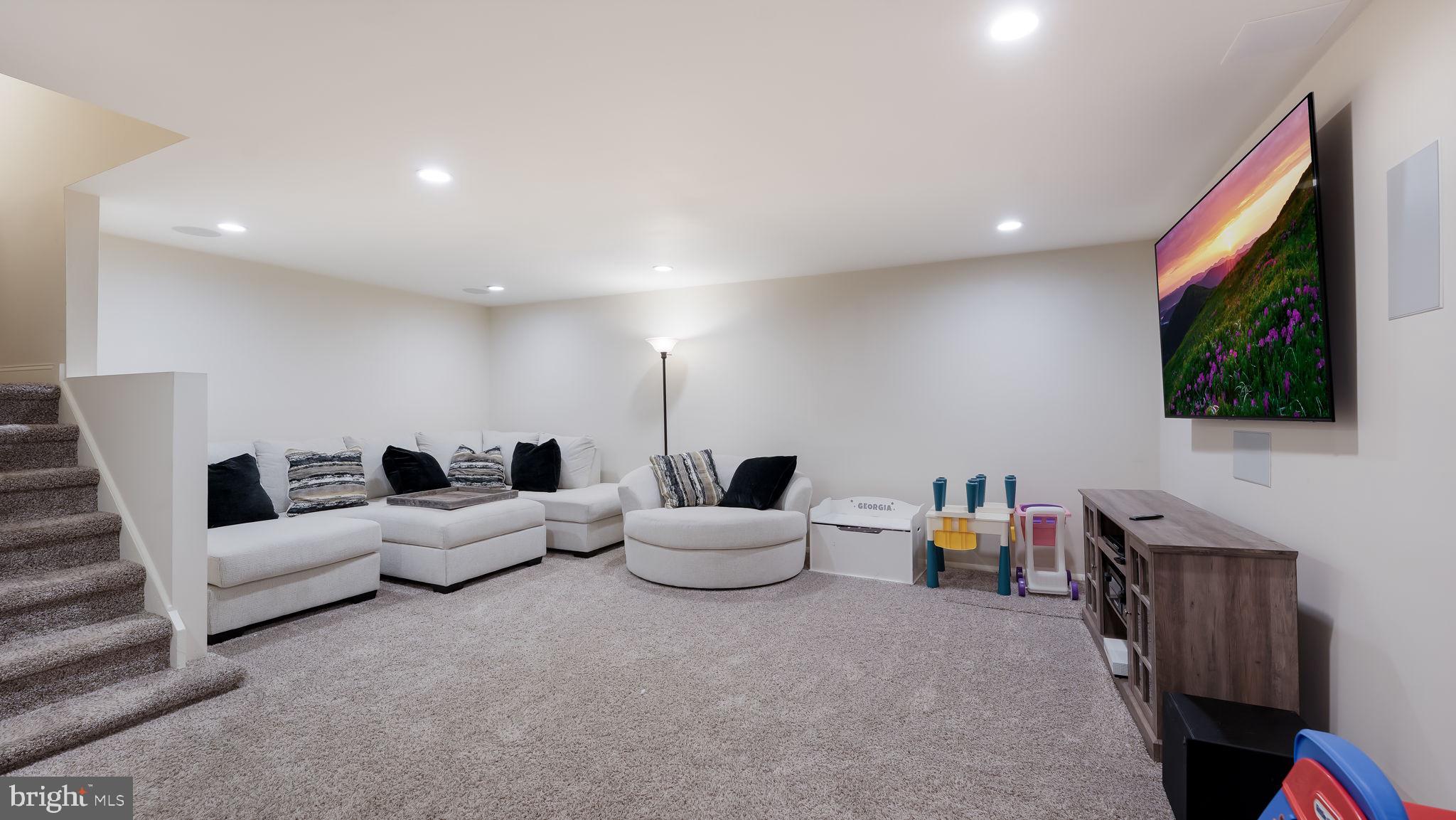 253 Clinton Ct