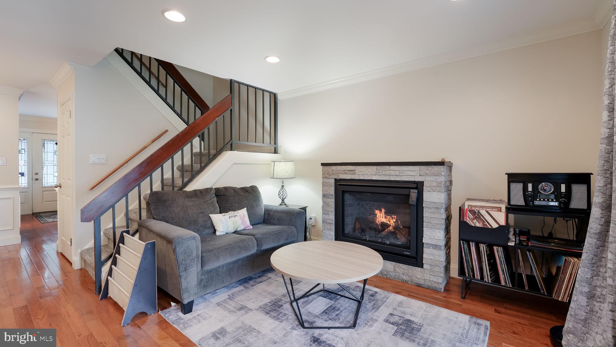 253 Clinton Ct