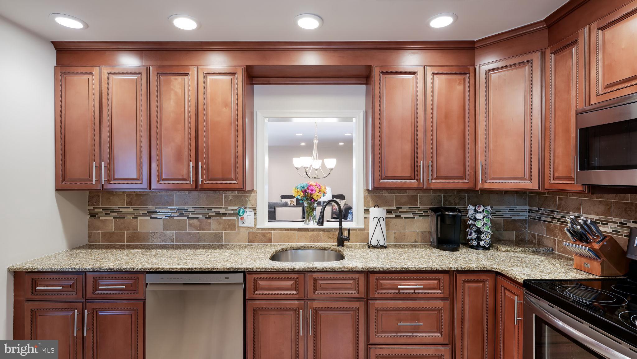 253 Clinton Ct