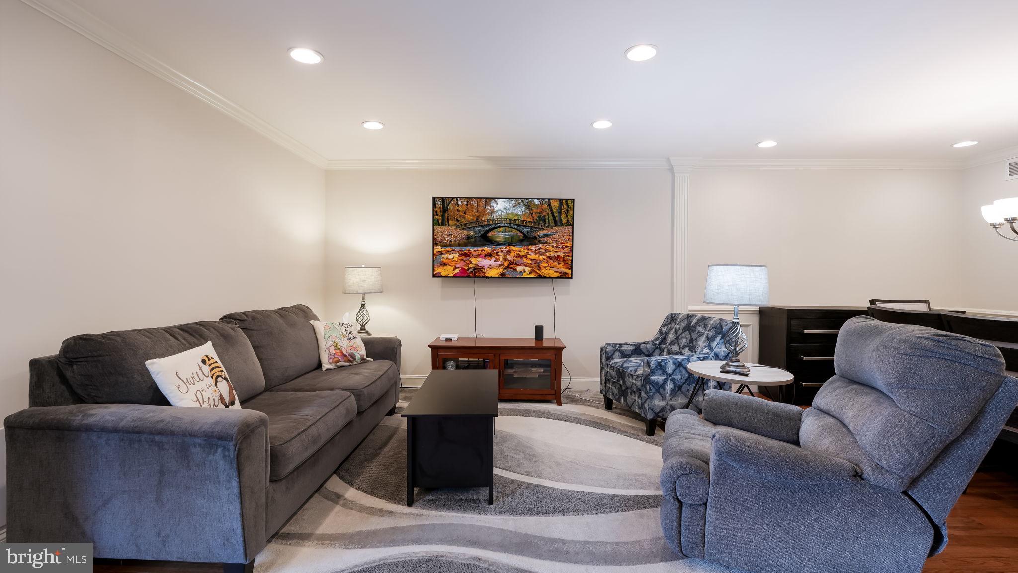 253 Clinton Ct