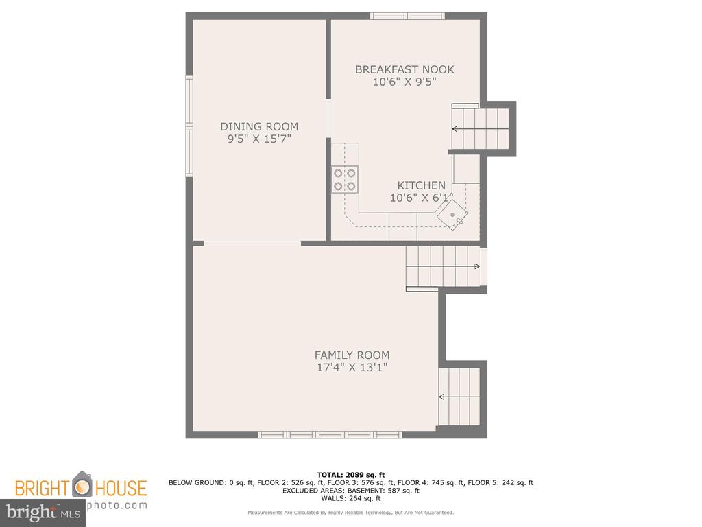 Floor plan showing the dining room, breakfast nook, kitchen, and family room.