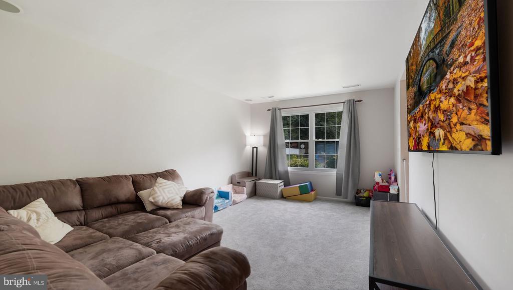210 Emerald Dr
