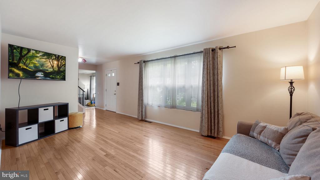 210 Emerald Dr