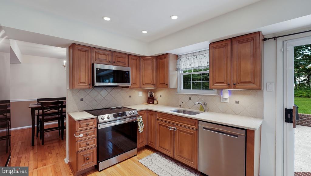 210 Emerald Dr