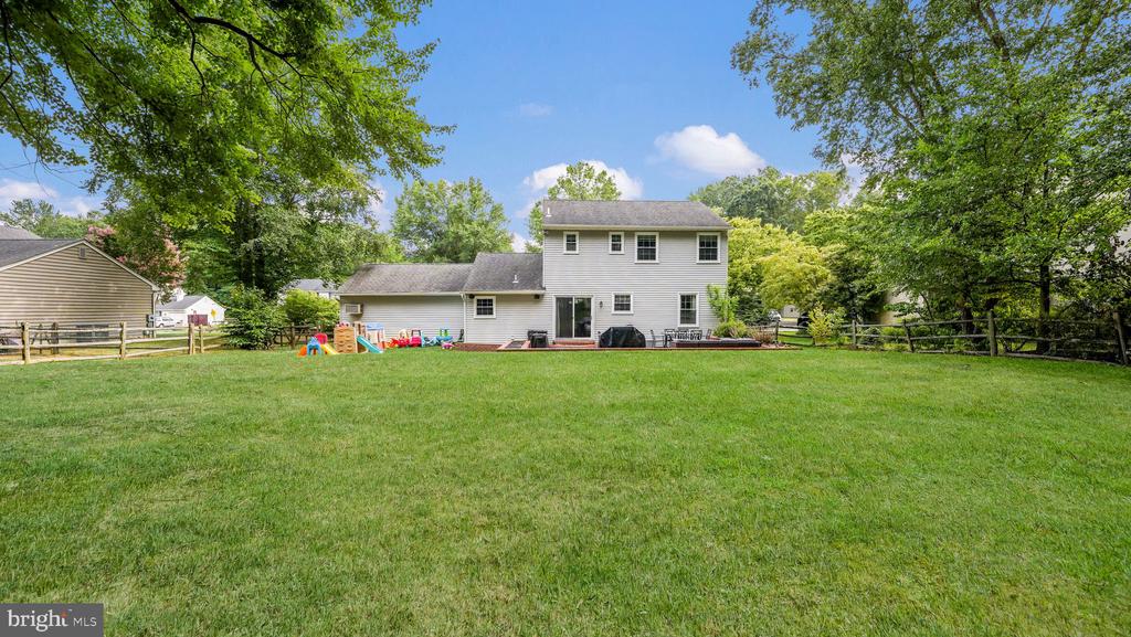210 Emerald Dr