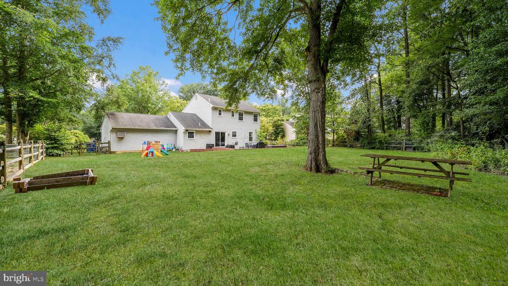 210 Emerald Dr
