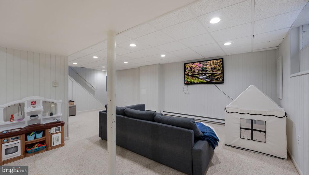 210 Emerald Dr