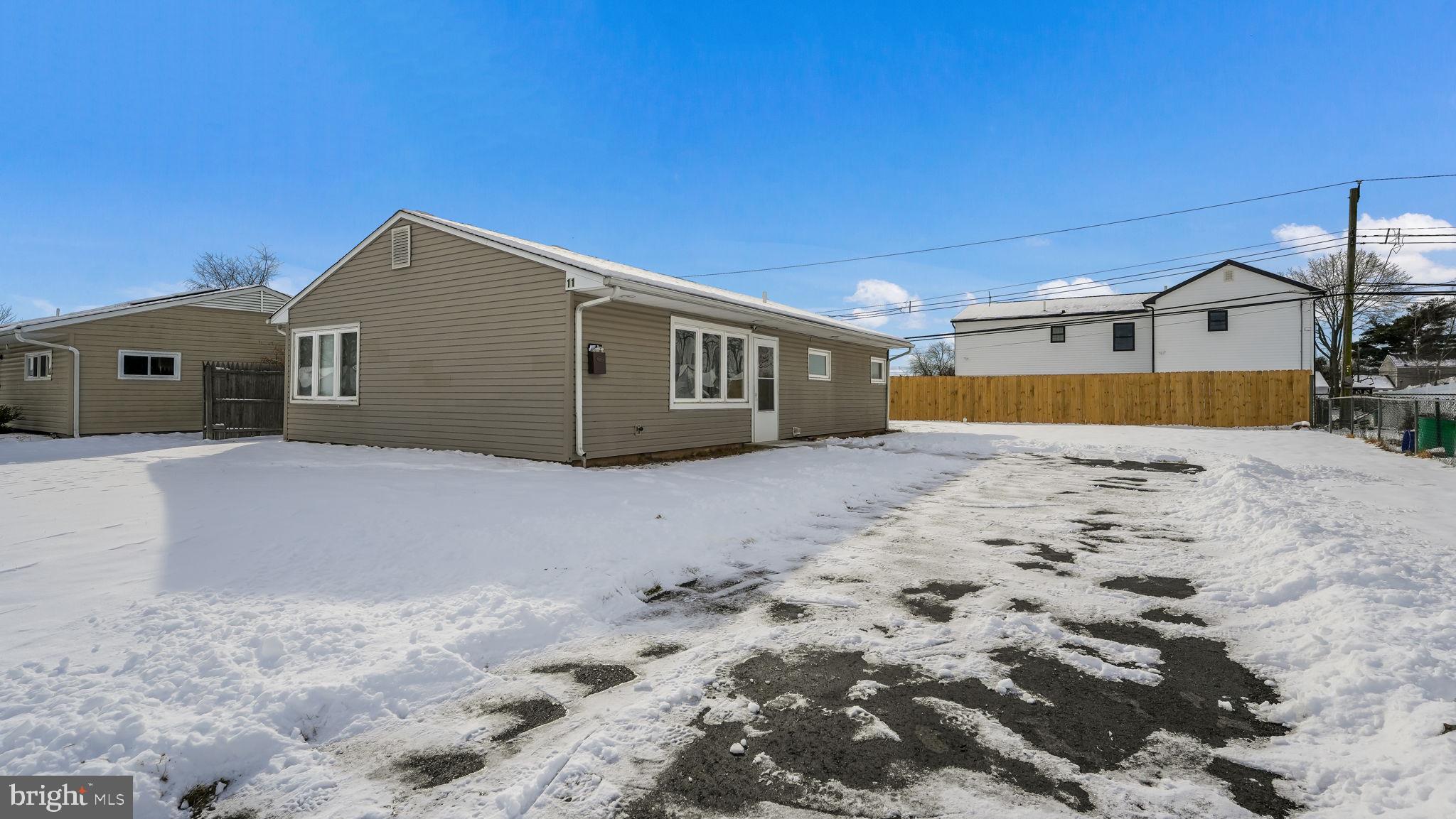 11 GLENWOOD LANE