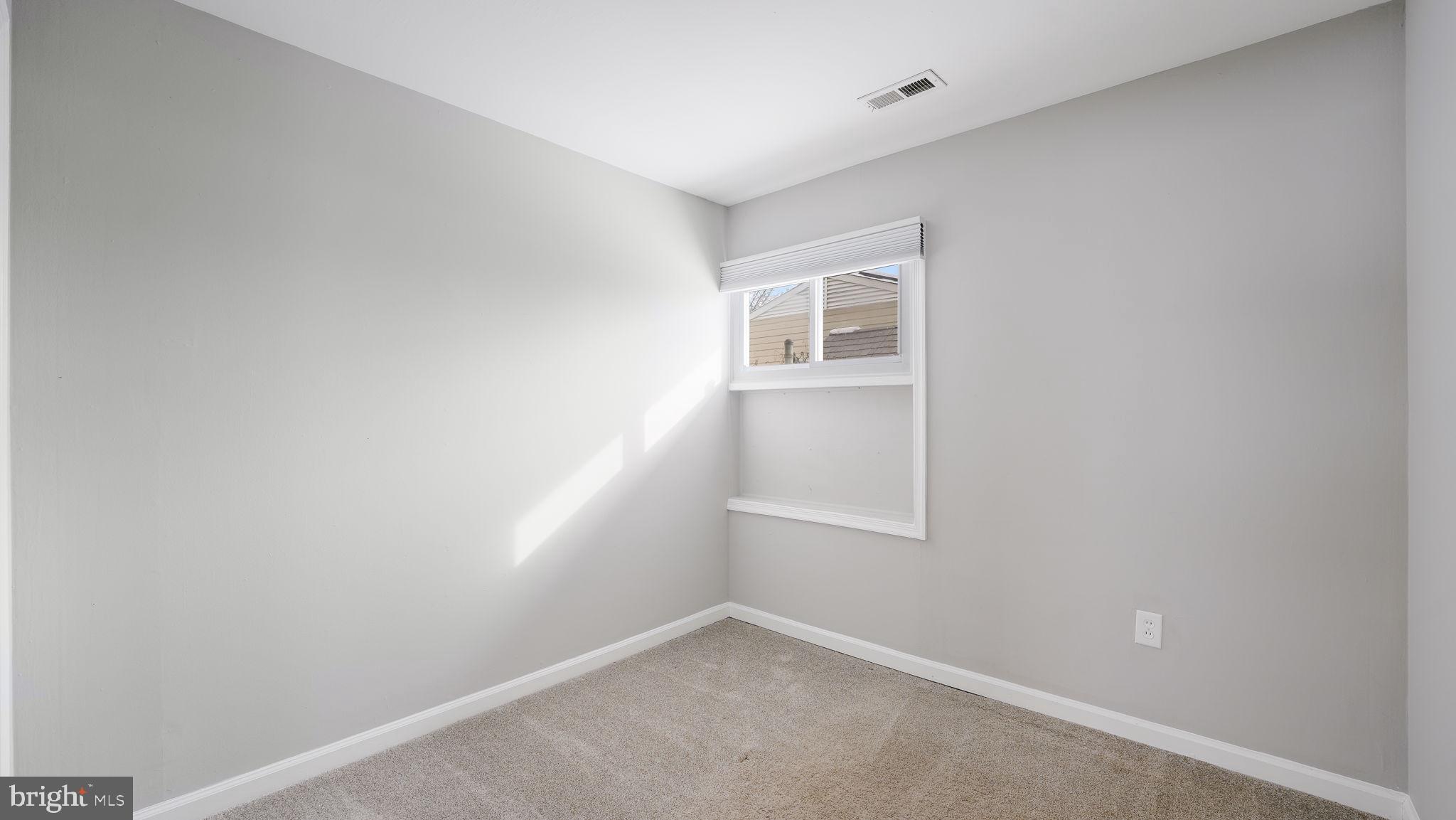 11 GLENWOOD LANE