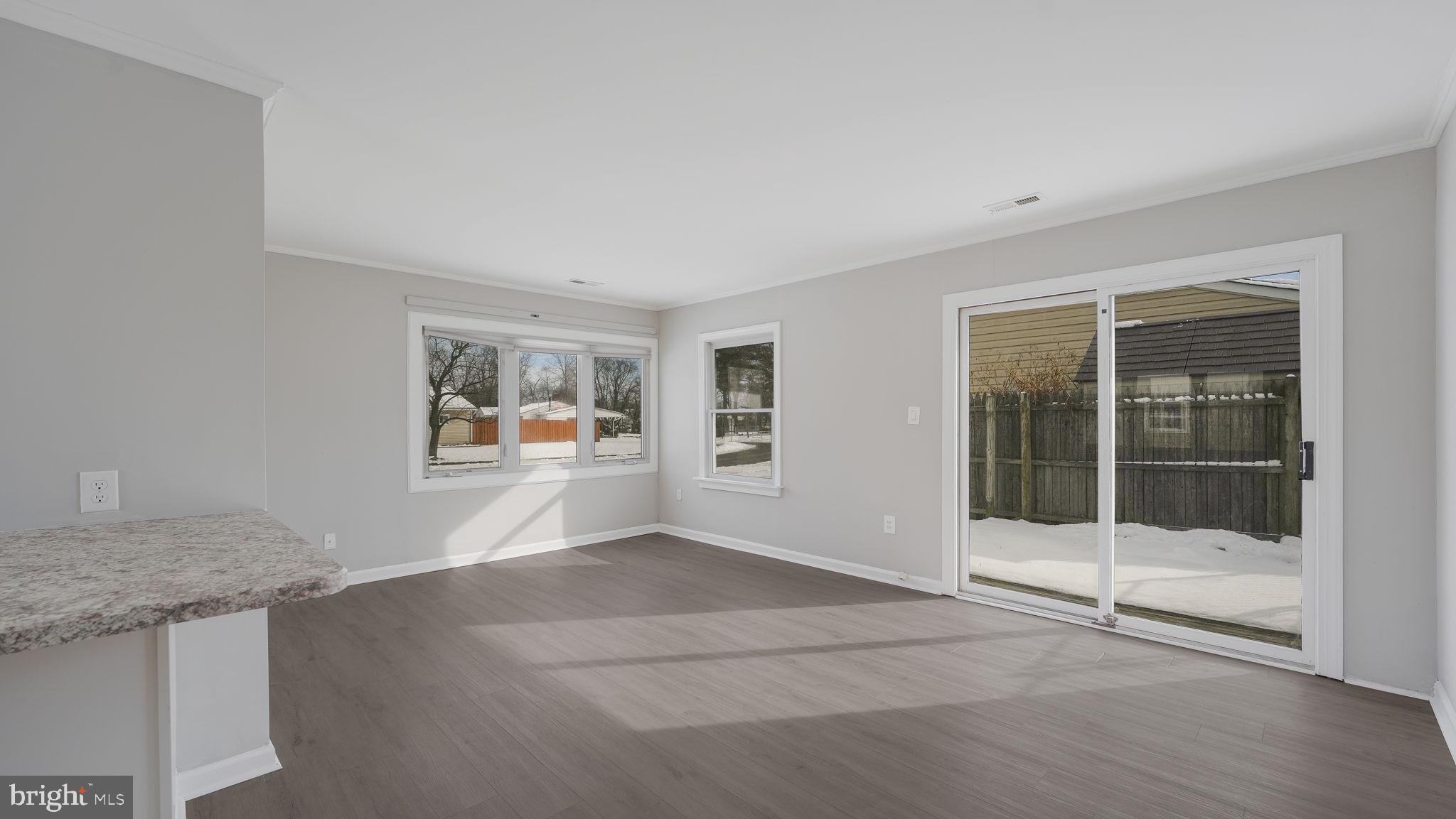 11 GLENWOOD LANE