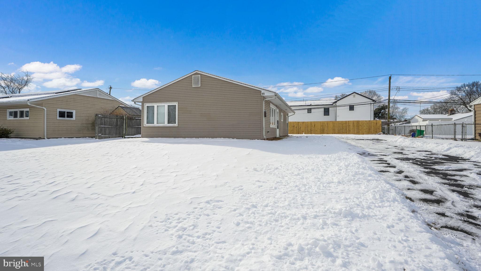 11 GLENWOOD LANE