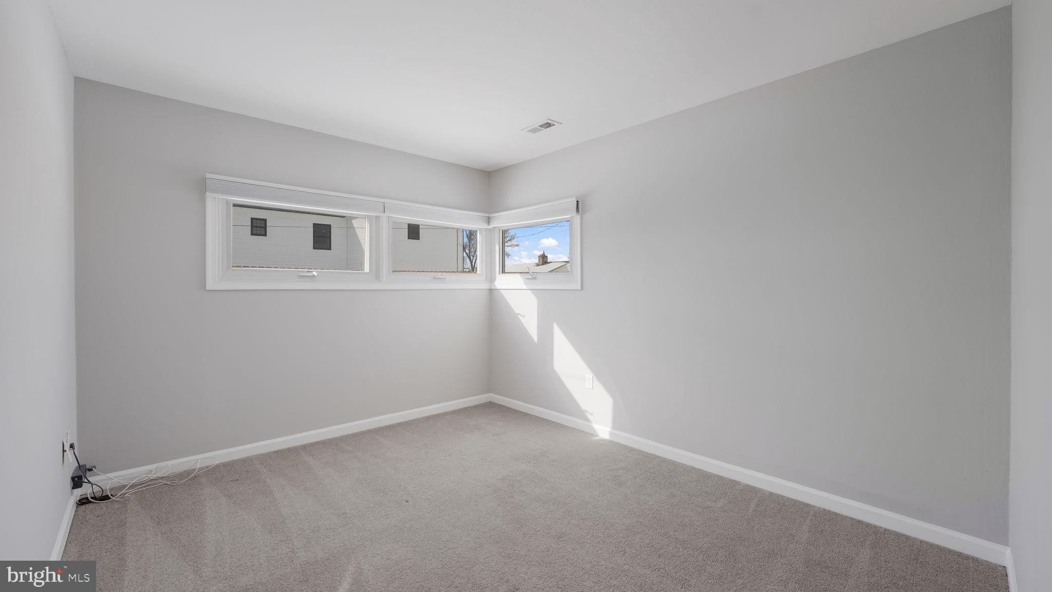 11 GLENWOOD LANE