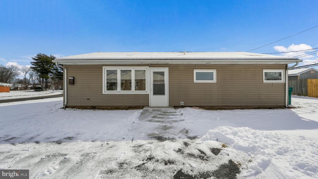 11 GLENWOOD LANE