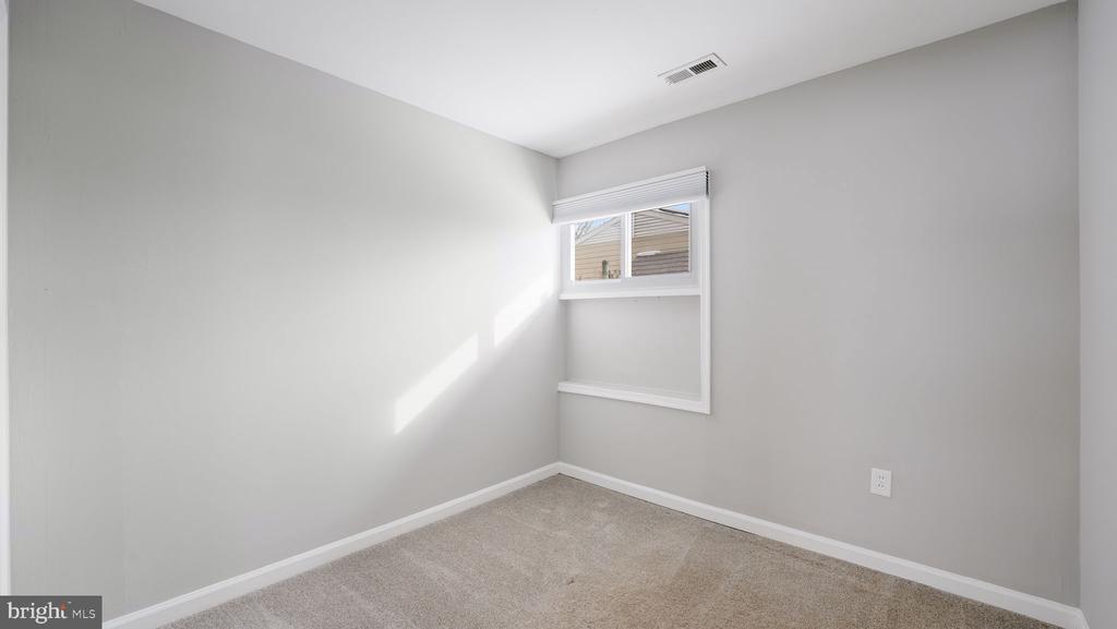 11 GLENWOOD LANE