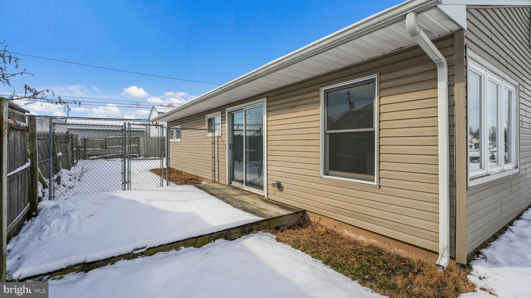 11 GLENWOOD LANE