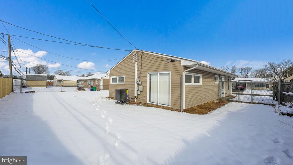 11 GLENWOOD LANE