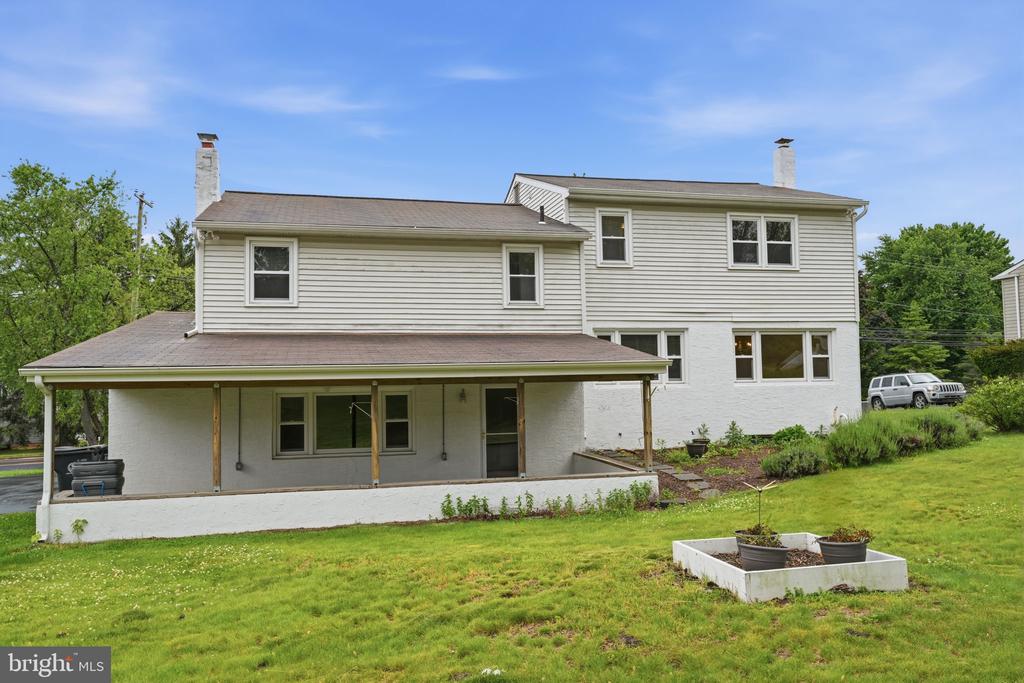 647 MIDDLE HOLLAND ROAD