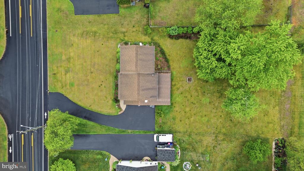 647 MIDDLE HOLLAND ROAD
