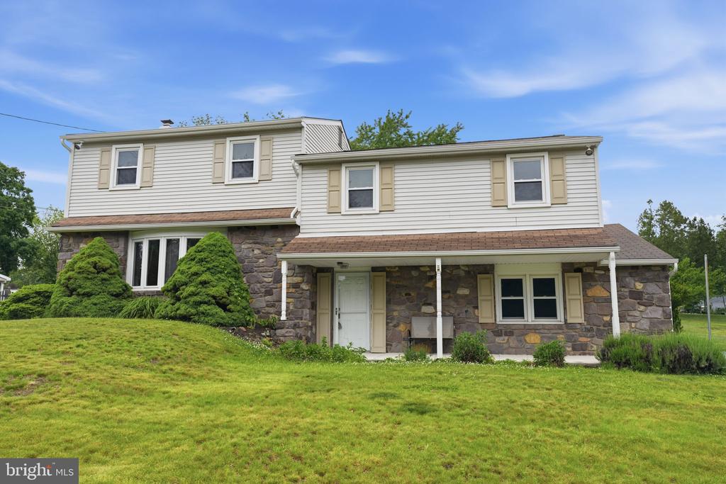 647 MIDDLE HOLLAND ROAD
