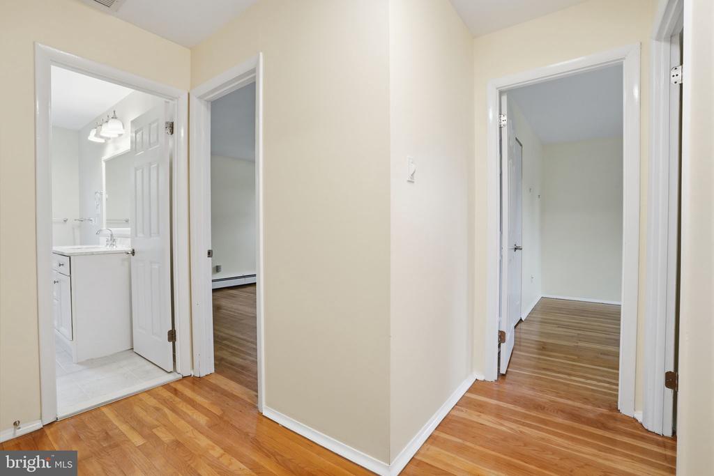 647 MIDDLE HOLLAND ROAD