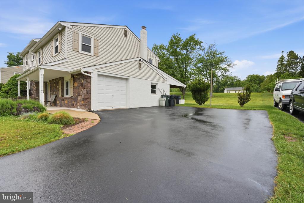 647 MIDDLE HOLLAND ROAD