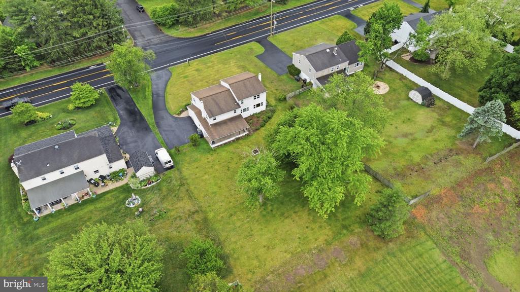 647 MIDDLE HOLLAND ROAD