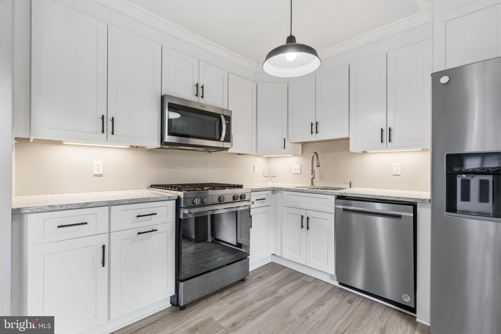 2104 BROOKHAVEN DRIVE 290