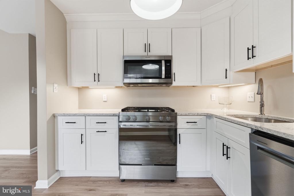 2104 BROOKHAVEN DRIVE 290