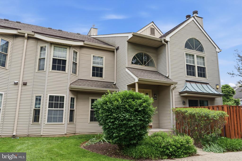 2104 BROOKHAVEN DRIVE 290